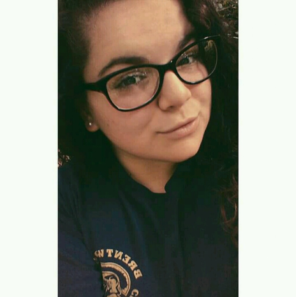 Meet your Posher, Elyssa